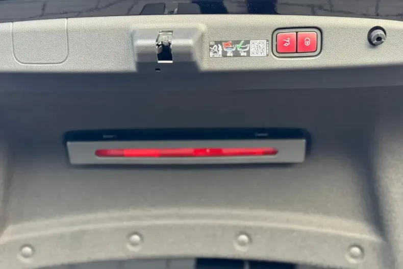 Mercedes-Benz E 200 (Clasa E) din 2026 cu 50 km - oferta MER187712 - foto 19