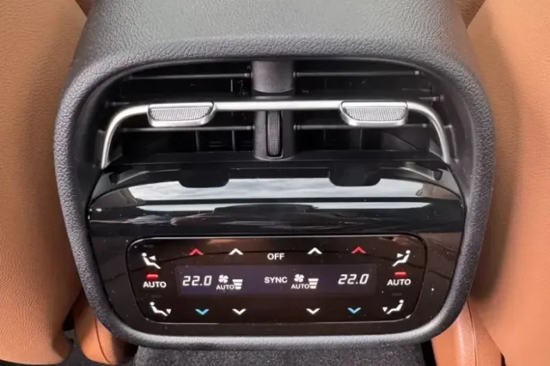 Mercedes-Benz E 200 (Clasa E) din 2026 cu 50 km - oferta MER187712 - foto 22