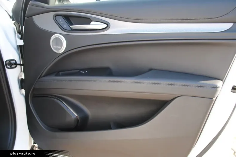 Alfa Romeo Stelvio din 2023 cu 25.980 km - oferta ALF187727 - foto 14