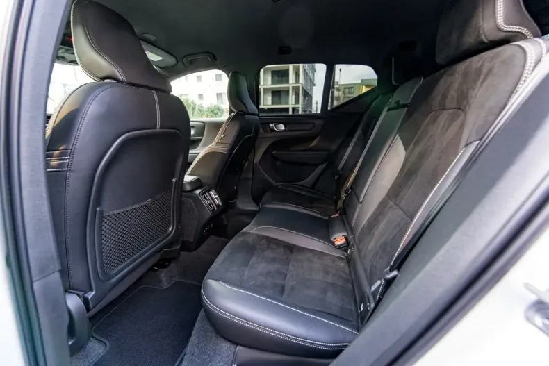 Volvo XC40 din 2021 cu 95.000 km - oferta VOL187742 - foto 17