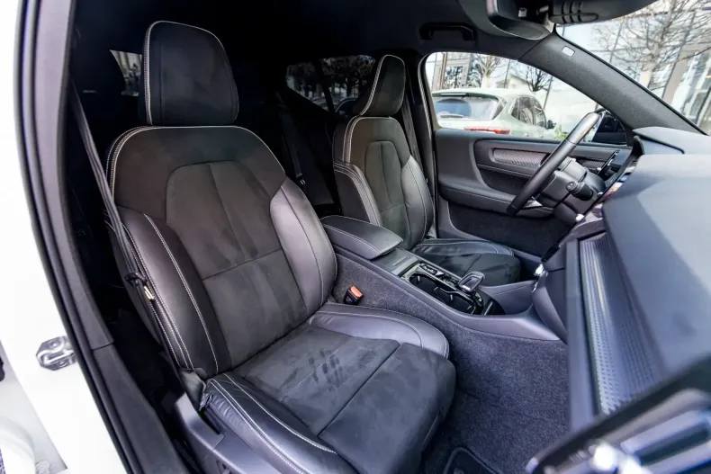 Volvo XC40 din 2021 cu 95.000 km - oferta VOL187742 - foto 22