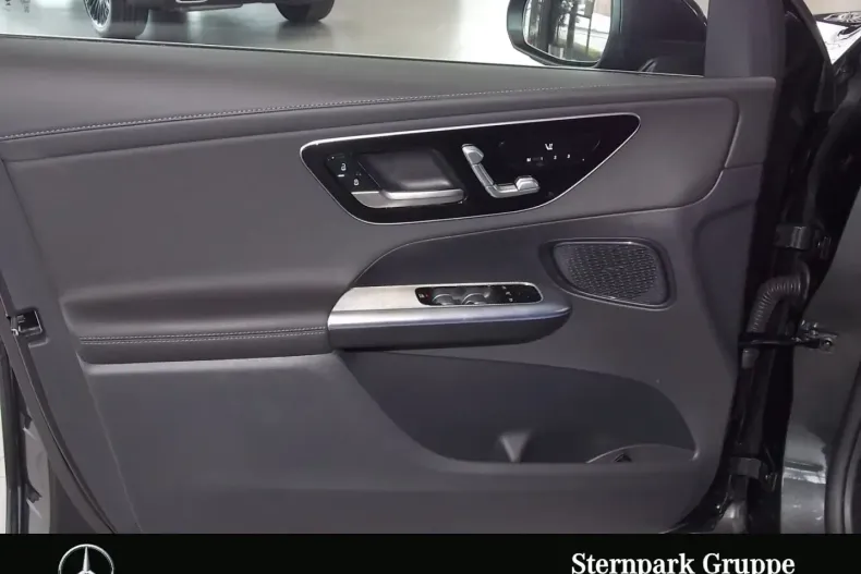 Mercedes-Benz GLC 300 (Clasa GLC) din 2024 cu 7.458 km - oferta MER187745 - foto 17