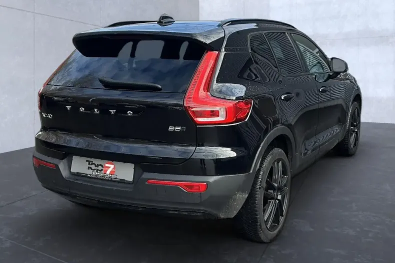 Volvo XC40 din 2021 cu 64.088 km - oferta VOL187747 - foto 3