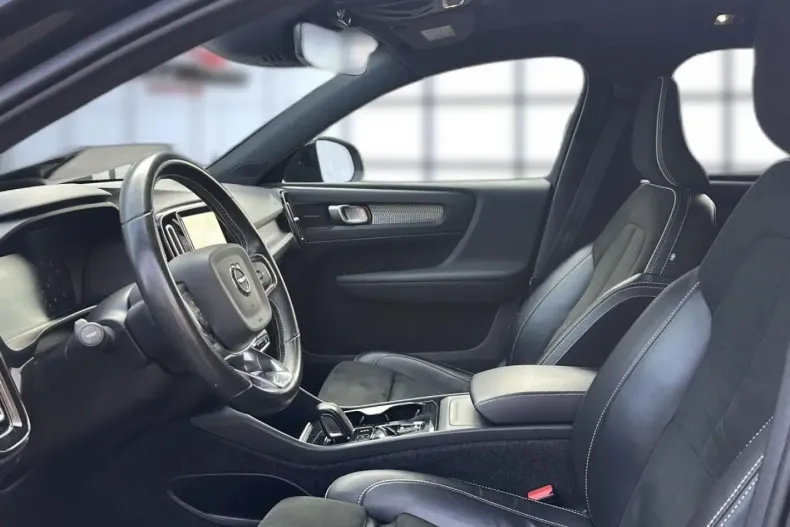 Volvo XC40 din 2021 cu 64.088 km - oferta VOL187747 - foto 10