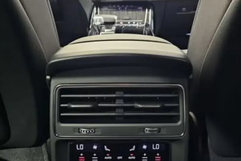 Audi Q7 din 2025 cu 24.982 km - oferta AUD187750 - foto 19