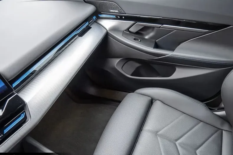 BMW 520 (Seria 5) din 2024 cu 13.800 km - oferta BMW187786 - foto 12