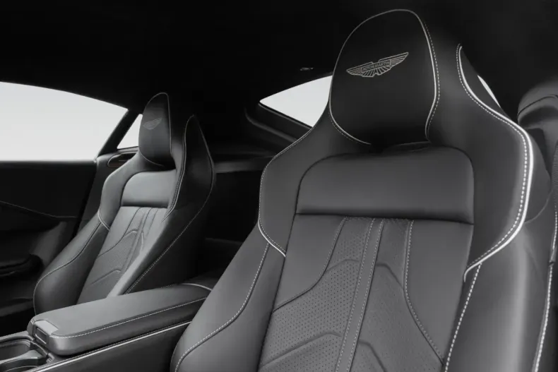 Aston Martin V8 Vantage din 2025 cu 5.500 km - oferta AST187813 - foto 6