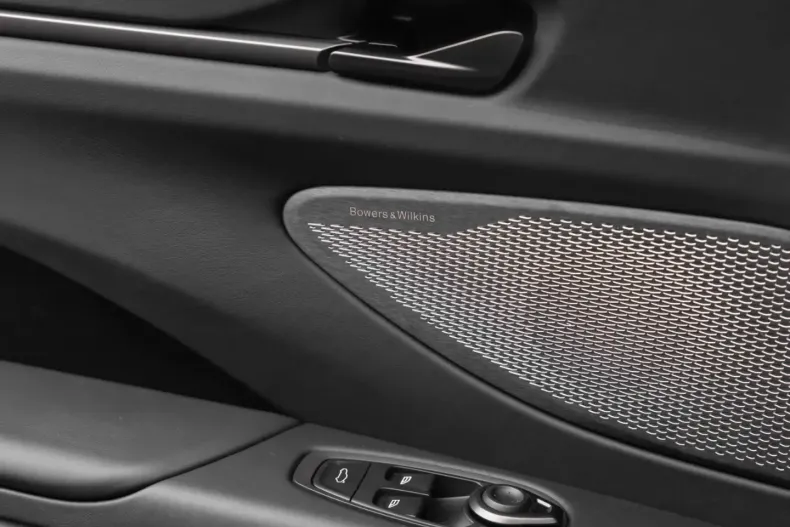 Aston Martin V8 Vantage din 2025 cu 5.500 km - oferta AST187813 - foto 23