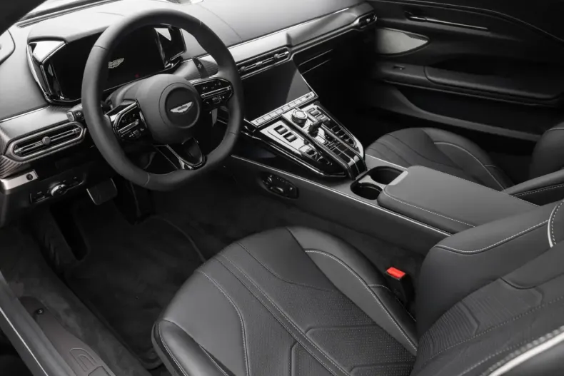 Aston Martin V8 Vantage din 2025 cu 9.499 km - oferta AST187815 - foto 7