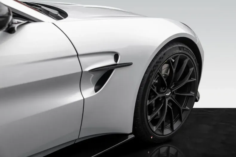 Aston Martin V8 Vantage din 2025 cu 9.499 km - oferta AST187815 - foto 15