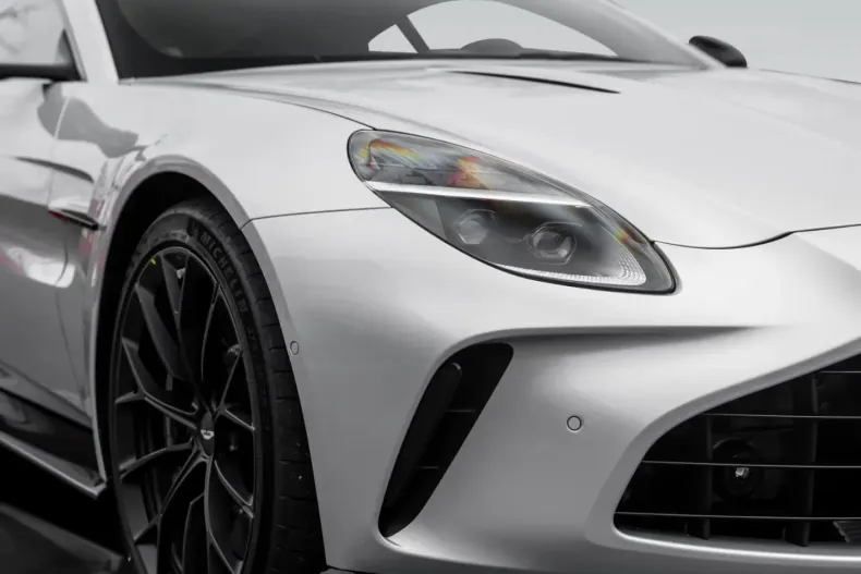 Aston Martin V8 Vantage din 2025 cu 9.499 km - oferta AST187815 - foto 19