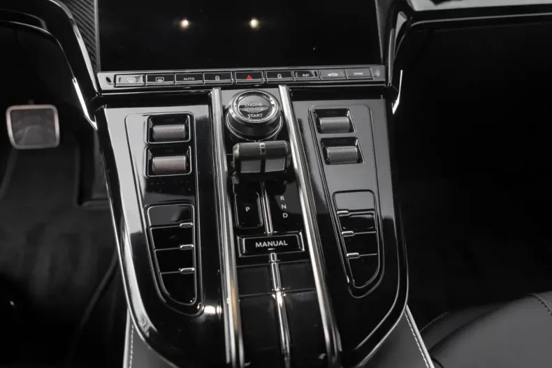 Aston Martin V8 Vantage din 2025 cu 9.499 km - oferta AST187815 - foto 27