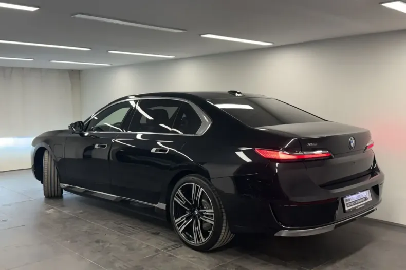 BMW 750 (Seria 7) din 2025 cu 4.965 km - oferta BMW187816 - foto 3