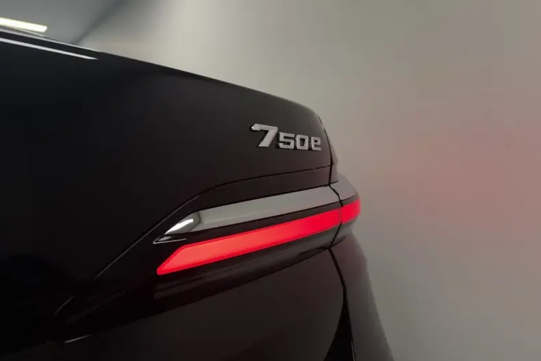 BMW 750 (Seria 7) din 2025 cu 4.965 km - oferta BMW187816 - foto 13