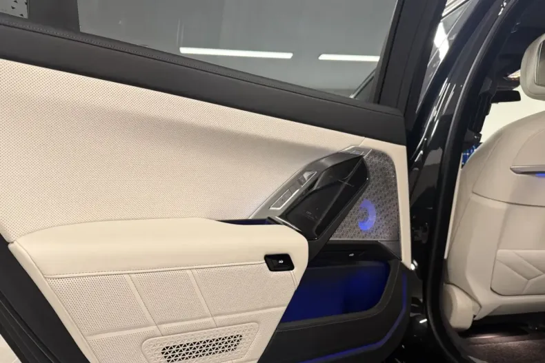 BMW 750 (Seria 7) din 2025 cu 4.965 km - oferta BMW187816 - foto 16