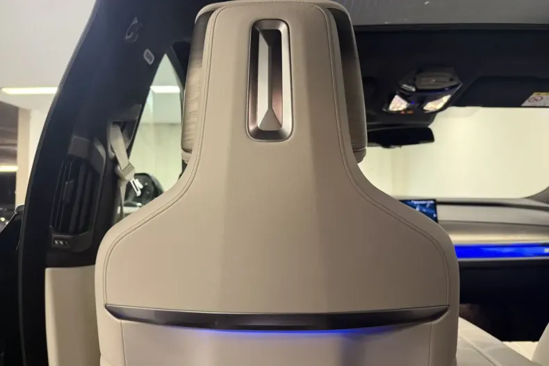 BMW 750 (Seria 7) din 2025 cu 4.965 km - oferta BMW187816 - foto 21