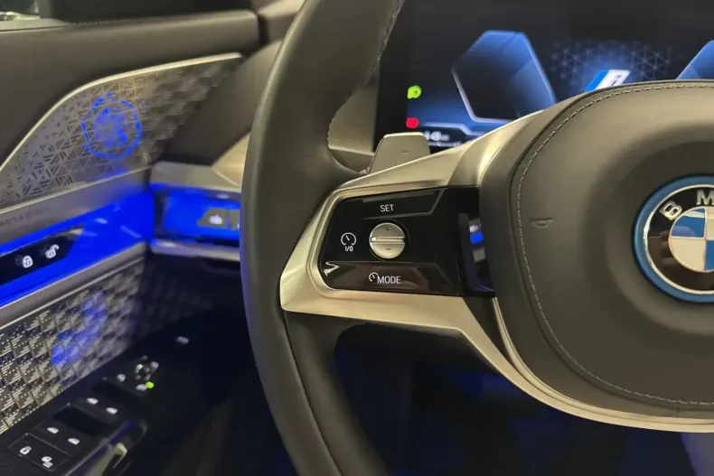 BMW 750 (Seria 7) din 2025 cu 4.965 km - oferta BMW187816 - foto 33