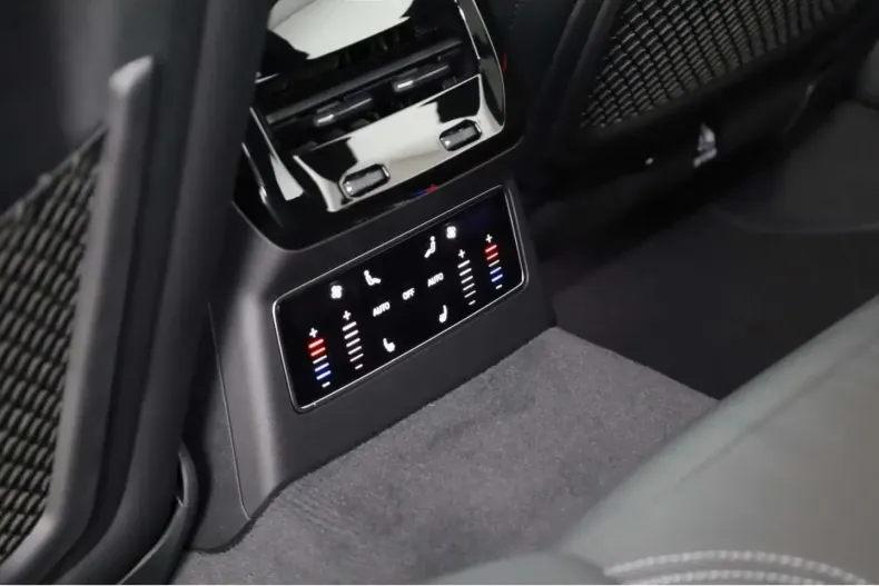 Audi A6 din 2026 cu 40 km - oferta AUD187822 - foto 18