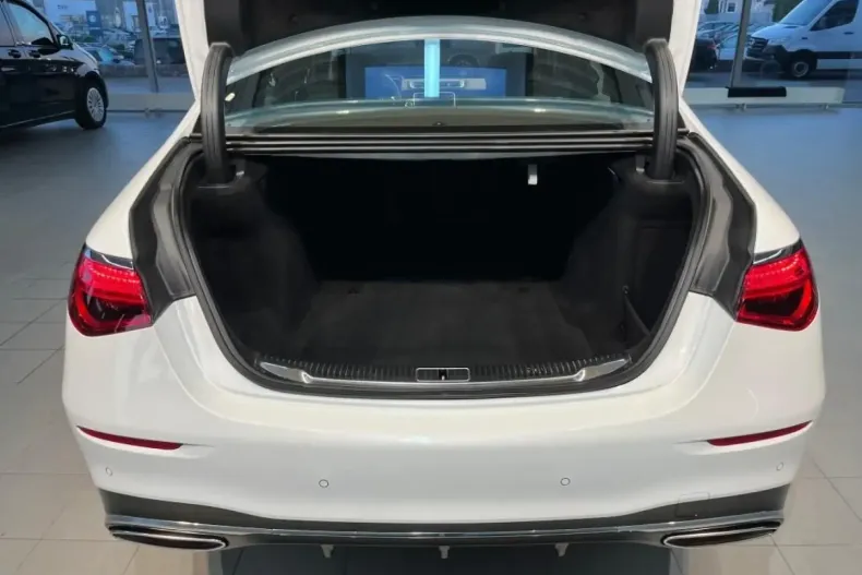 Mercedes-Benz S 580 (Clasa S) din 2024 cu 6.926 km - oferta MER187827 - foto 13