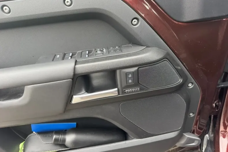 Land Rover Defender din 2025 cu 15.500 km - oferta LAN187833 - foto 15