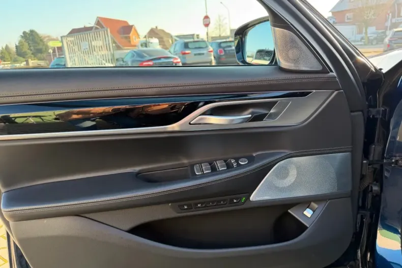 BMW 740 (Seria 7) din 2021 cu 72.232 km - oferta BMW187845 - foto 12