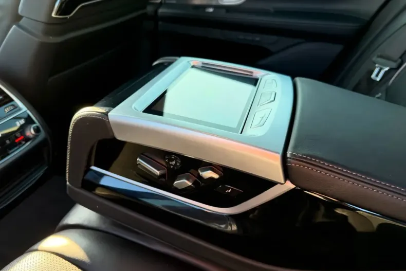 BMW 740 (Seria 7) din 2021 cu 72.232 km - oferta BMW187845 - foto 28