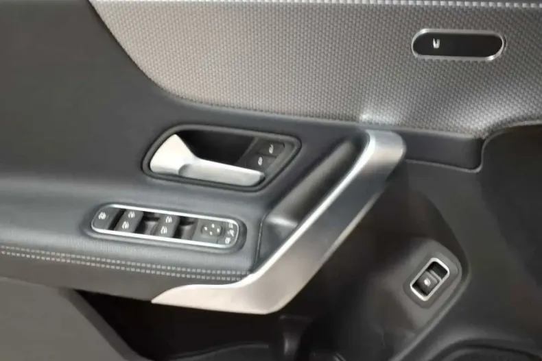 Mercedes-Benz CLA 250 (Clasa CLA) din 2022 cu 37.318 km - oferta MER187855 - foto 4