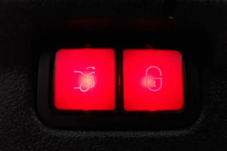 Mercedes-Benz EQE din 2024 cu 12.131 km - oferta MER187865 - foto 10