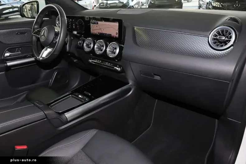 Mercedes-Benz GLA 200 (Clasa GLA) din 2024 cu 6.100 km - oferta MER187878 - foto 8