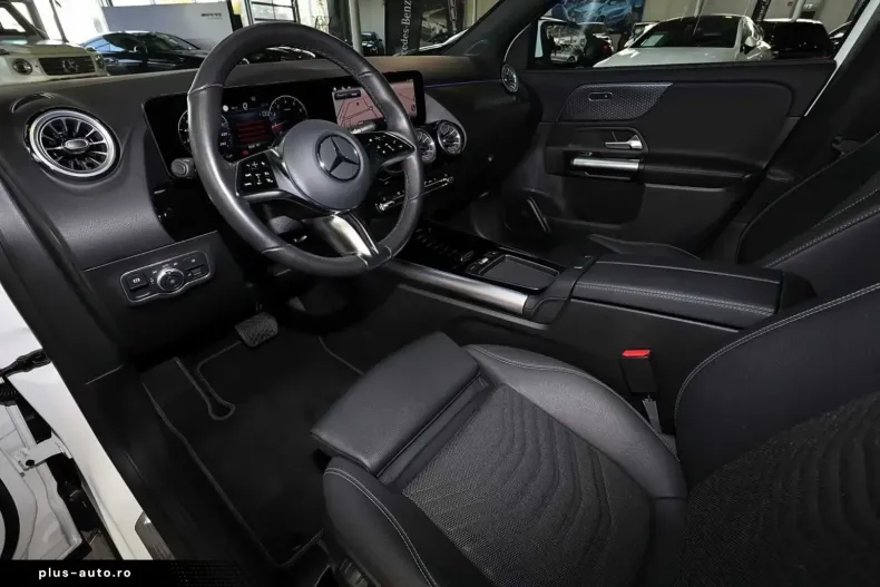 Mercedes-Benz GLA 200 (Clasa GLA) din 2024 cu 6.100 km - oferta MER187878 - foto 9