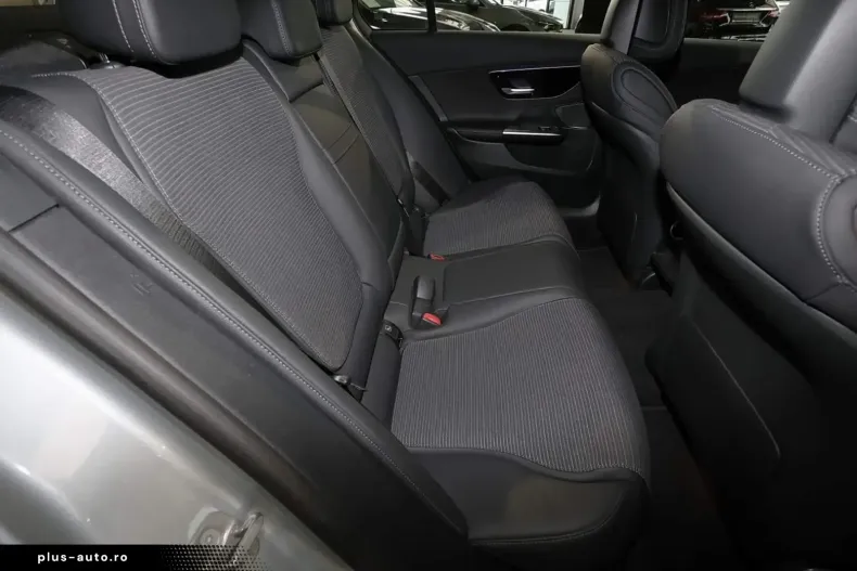 Mercedes-Benz C 200 (Clasa C) din 2024 cu 3.040 km - oferta MER187883 - foto 6