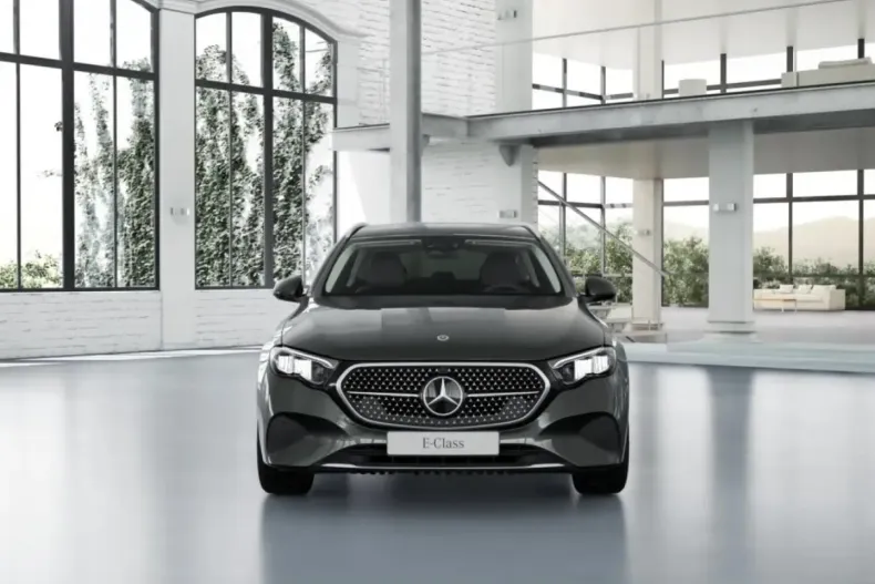 Mercedes-Benz E 300 (Clasa E) din 2024 cu 13.800 km - oferta MER187888 - foto 6