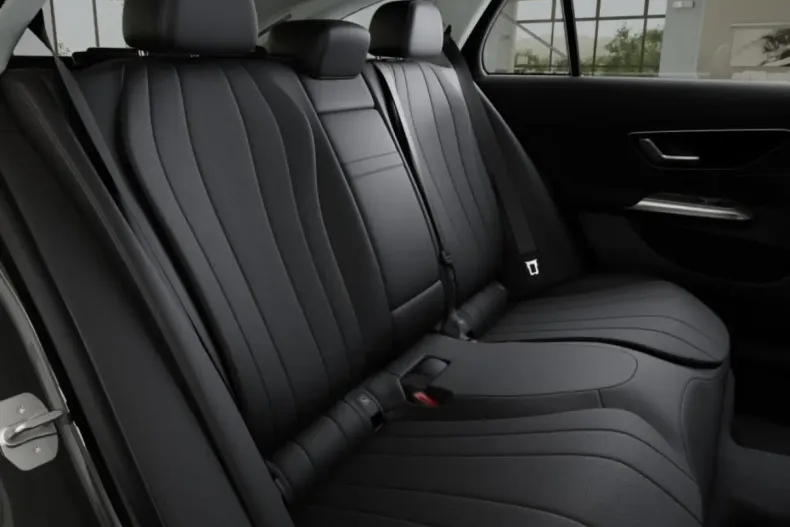 Mercedes-Benz E 300 (Clasa E) din 2024 cu 13.800 km - oferta MER187888 - foto 10