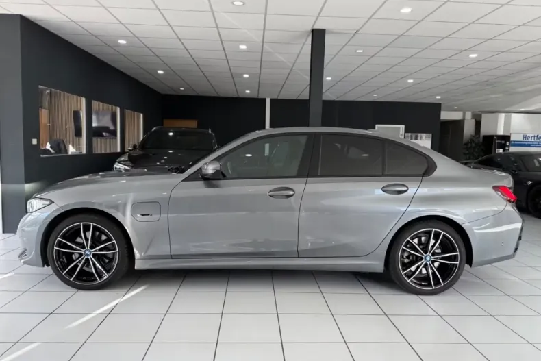 BMW 330 (Seria 3) din 2022 cu 53.100 km - oferta BMW187897 - foto 5