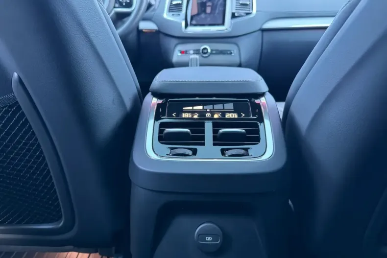 Volvo XC90 din 2021 cu 59.753 km - oferta VOL187904 - foto 15