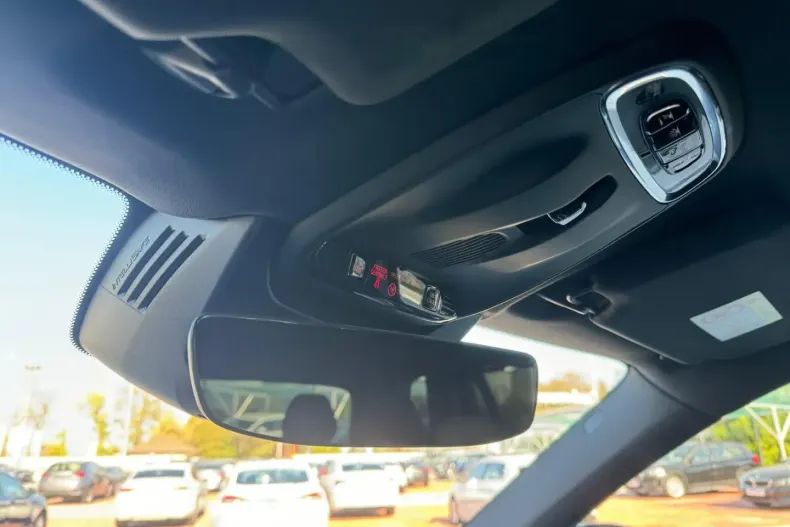 Volvo XC90 din 2021 cu 59.753 km - oferta VOL187904 - foto 26