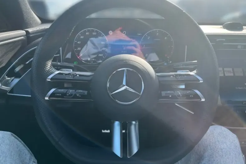 Mercedes-Benz E 220 (Clasa E) din 2025 cu 25.350 km - oferta MER187952 - foto 10