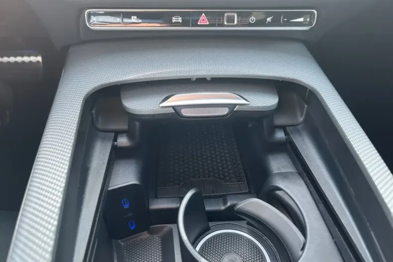 Mercedes-Benz E 220 (Clasa E) din 2025 cu 25.350 km - oferta MER187952 - foto 17