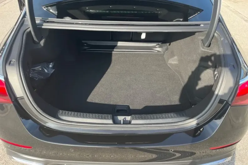 Mercedes-Benz E 220 (Clasa E) din 2025 cu 25.350 km - oferta MER187952 - foto 28