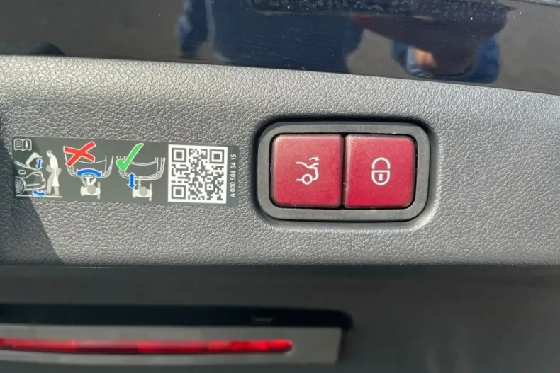 Mercedes-Benz E 220 (Clasa E) din 2025 cu 25.350 km - oferta MER187952 - foto 29