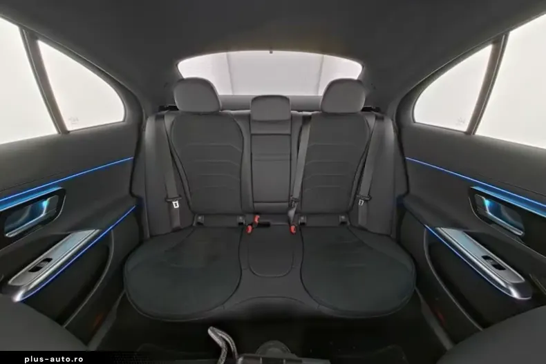 Mercedes-Benz E 300 (Clasa E) din 2024 cu 14.800 km - oferta MER187962 - foto 7