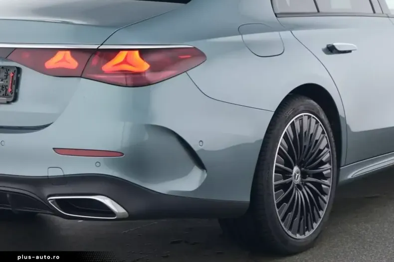 Mercedes-Benz E 300 (Clasa E) din 2024 cu 14.800 km - oferta MER187962 - foto 9