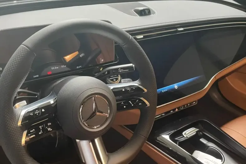 Mercedes-Benz E 200 (Clasa E) din 2026 cu 8 km - oferta MER187965 - foto 13