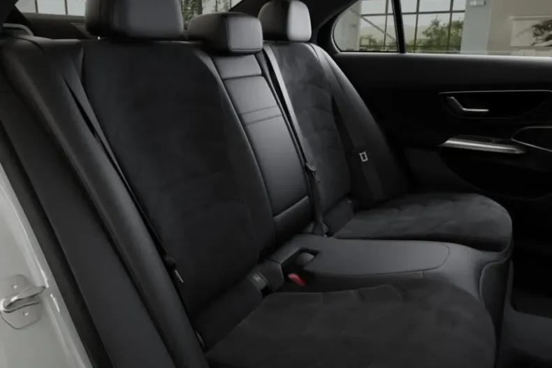 Mercedes-Benz E 200 (Clasa E) din 2024 cu 23.304 km - oferta MER187966 - foto 9