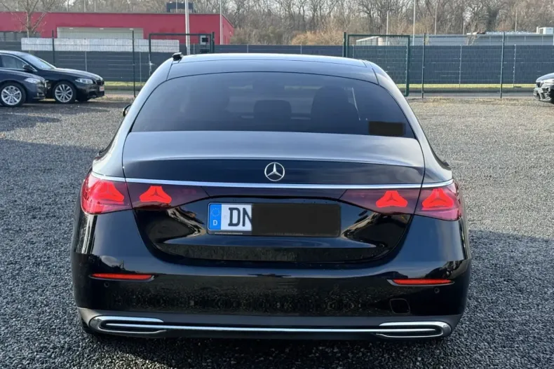 Mercedes-Benz E 200 (Clasa E) din 2025 cu 42.200 km - oferta MER187968 - foto 3