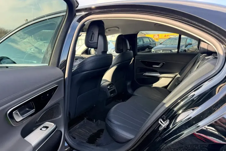 Mercedes-Benz E 200 (Clasa E) din 2025 cu 42.200 km - oferta MER187968 - foto 11