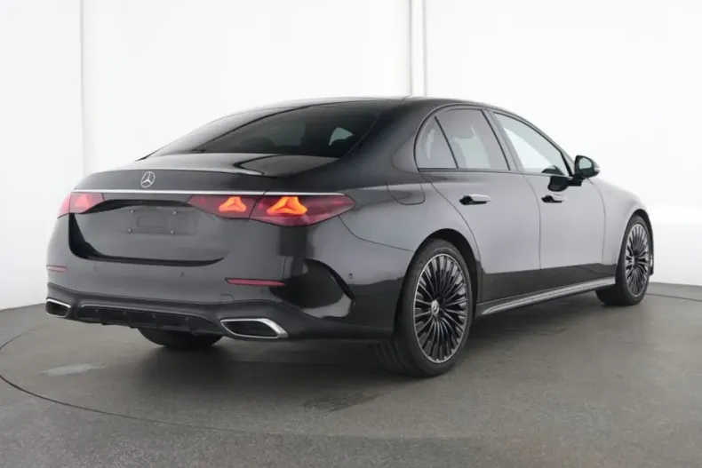 Mercedes-Benz E 220 (Clasa E) din 2024 cu 36.150 km - oferta MER187969 - foto 3