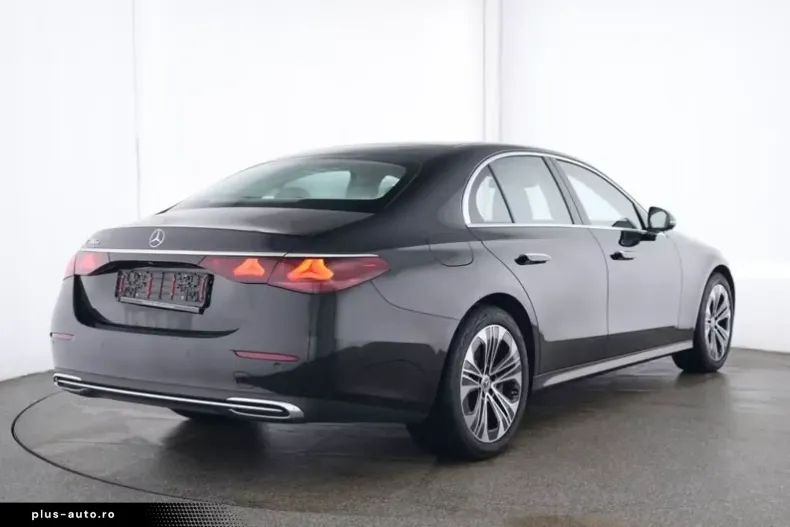Mercedes-Benz E 300 (Clasa E) din 2024 cu 13.656 km - oferta MER187971 - foto 3