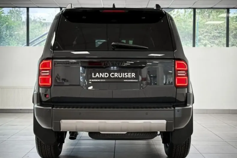 Toyota Land Cruiser din 2025 cu 2.000 km - oferta TOY187981 - foto 2