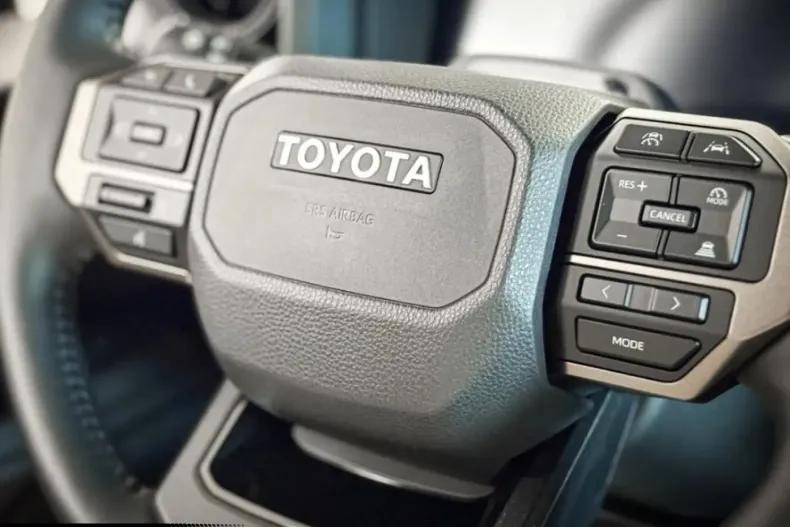 Toyota Land Cruiser din 2025 cu 2.000 km - oferta TOY187981 - foto 8